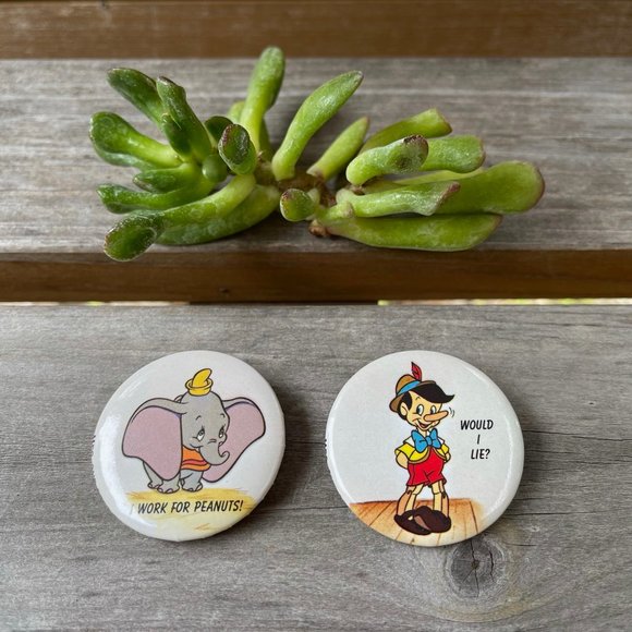 VINTAGE 80s 🐘 DUMBO + PINOCCHIO DISNEY PINS SET OF 2 . 1987 WALT DISNEY COMPANY - Picture 1 of 11